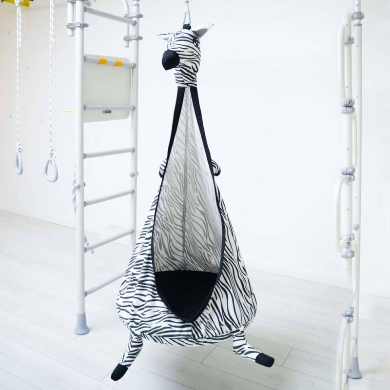 Alternative view of Csepphinta Zebra